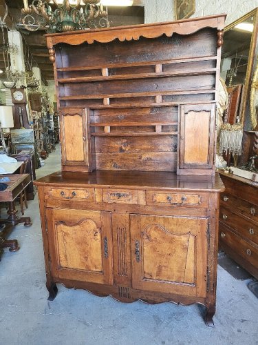BUFFET BAHUT 2 CORPS VAISSELIER EN NOYER DU XVIII ème SIECLE