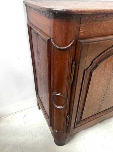 Buffet deux portes de style Louis XIV en chene massif XVIII siècle