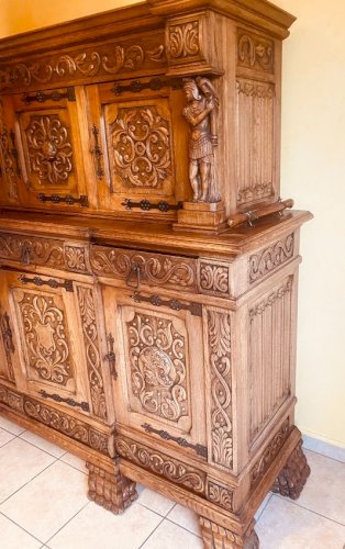 Buffet en deux corps de style Renaissance XX siècle