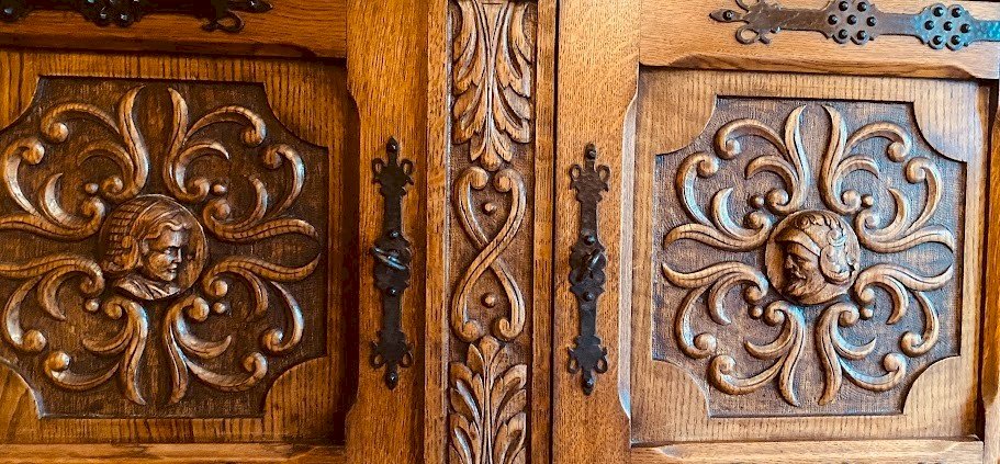 Buffet en deux corps de style Renaissance XX siècle