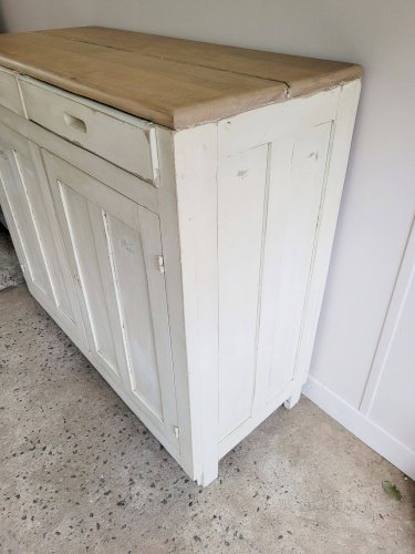 Buffet parisien ancien en bois patiné
