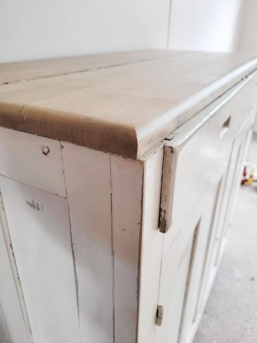 Buffet parisien ancien en bois patiné