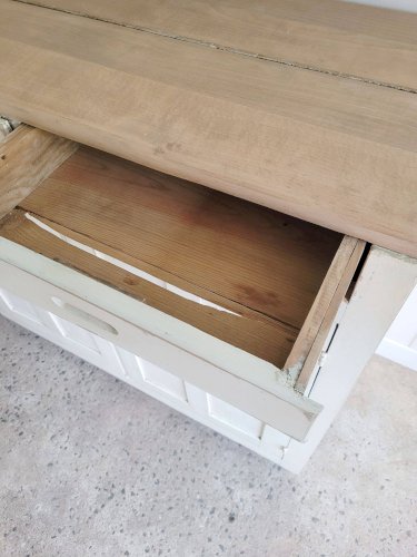 Buffet parisien ancien en bois patiné