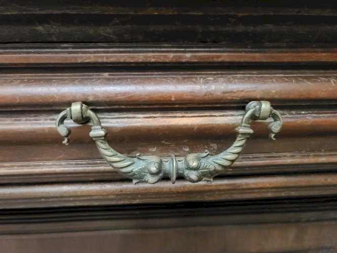 buffet/vaisselier en noyer massif style Henri II