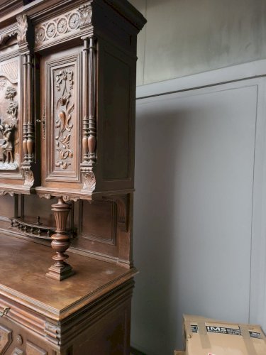 buffet/vaisselier en noyer massif style Henri II
