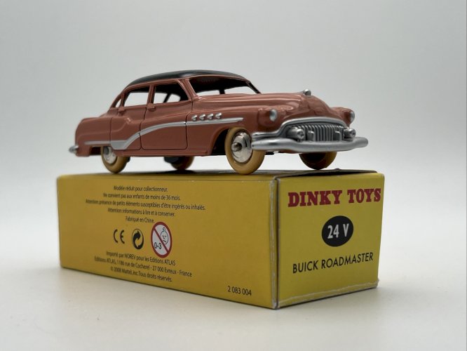 Buick Roadmaster 1/43 Dinky Toys 24V