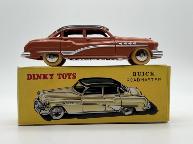 Buick Roadmaster 1/43 Dinky Toys 24V