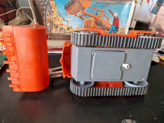 Bulldozer  Batterie toys made in Japan TOMIYAMA