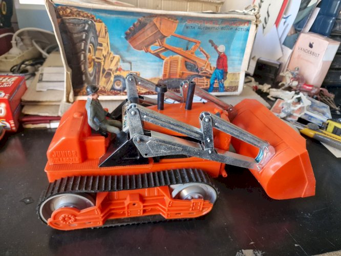 Bulldozer  Batterie toys made in Japan TOMIYAMA