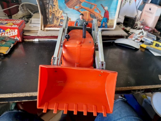 Bulldozer  Batterie toys made in Japan TOMIYAMA