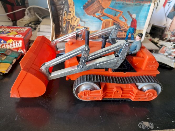Bulldozer  Batterie toys made in Japan TOMIYAMA
