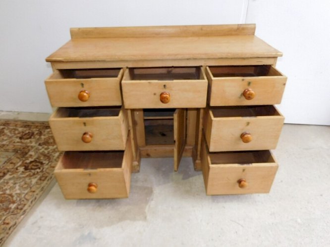 BUREAU 1 PORTE 7 TIROIR EN SAPIN