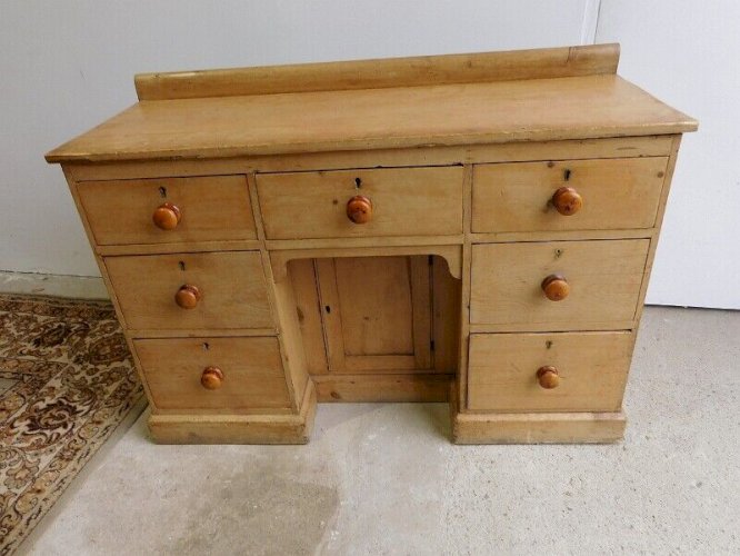BUREAU 1 PORTE 7 TIROIR EN SAPIN