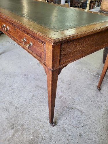 BUREAU 2 TIROIRS PLATEAU CUIR SIGNE MAPLE ET C L PARIS