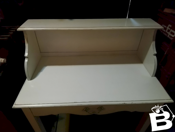 Bureau bois laqué blanc.