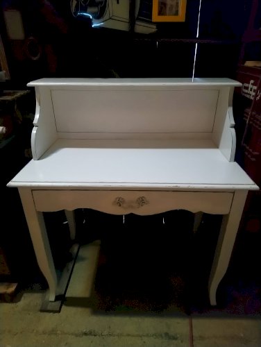 Bureau bois laqué blanc.