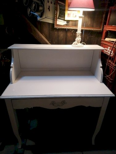 Bureau bois laqué blanc.
