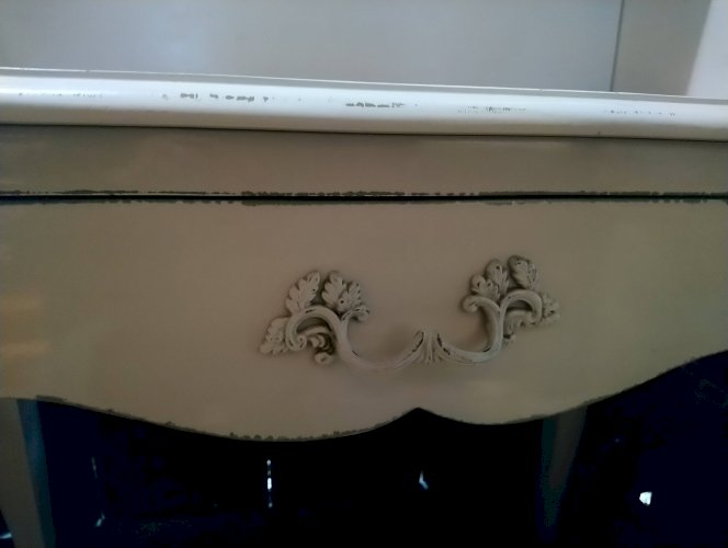 Bureau bois laqué blanc.