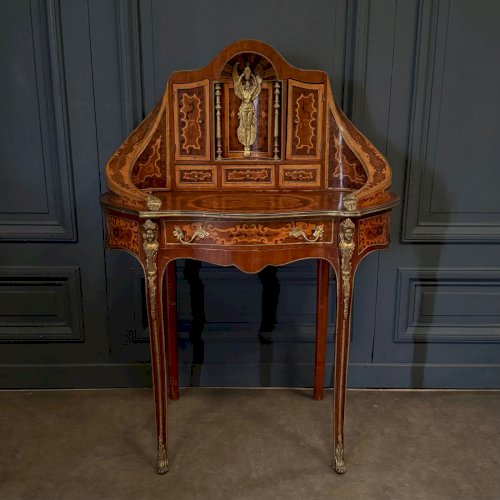 Bureau de dame en marqueterie fin XIXe forme rognon ornementé de bronze L9504