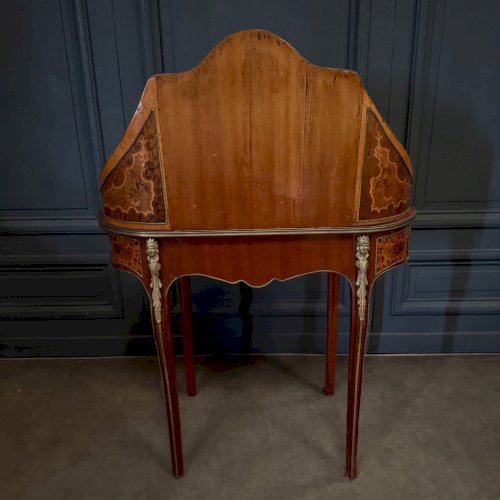 Bureau de dame en marqueterie fin XIXe forme rognon ornementé de bronze L9504