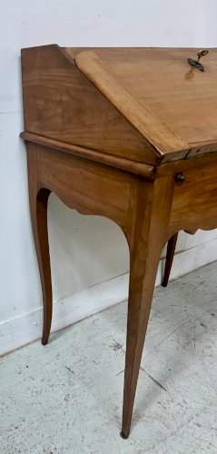 Bureau de pente en merisier massif XX siècle