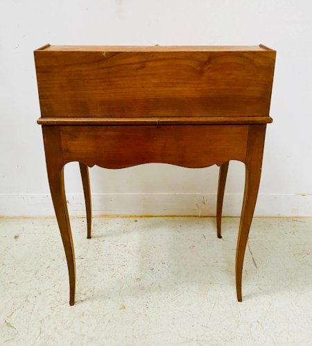 Bureau de pente en merisier massif XX siècle