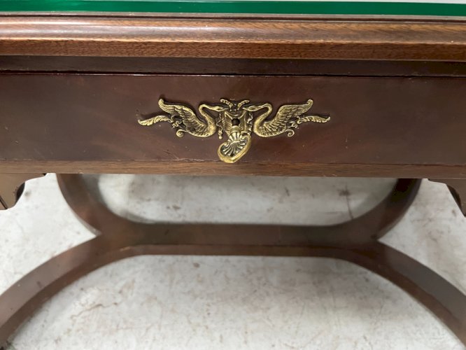 Bureau de style Empire en acajou et placage XXieme siècle