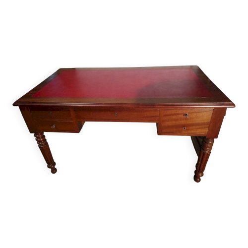 Bureau de style Louis Philippe en noyer.