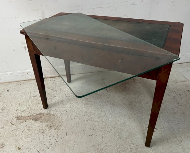 Bureau de style Louis XVI en acajou et placage XIX siècle