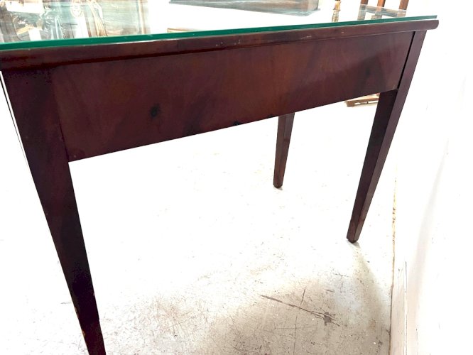 Bureau de style Louis XVI en acajou et placage XIX siècle