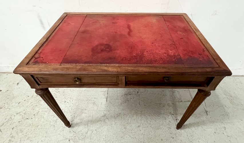 Bureau de style Louis XVI en hetre teinté XX siècle