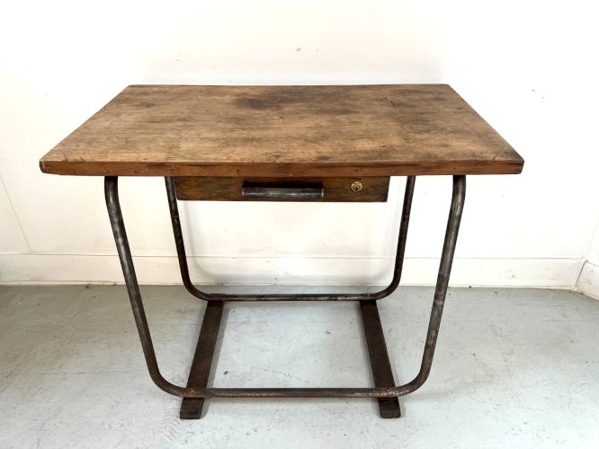 Bureau design en tube et plateau bois XX siècle