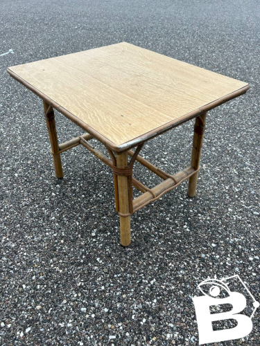 Bureau et chaise enfant en rotin
