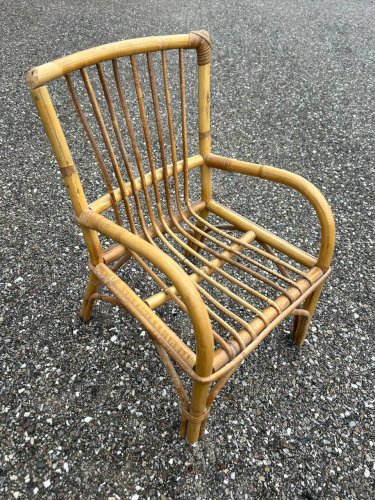 Bureau et chaise enfant en rotin