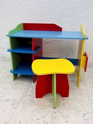 Bureau et tabouret denfant Multicolore