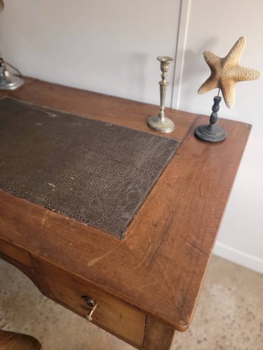 Bureau Louis Philippe à pieds tournés