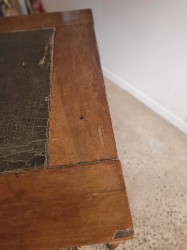 Bureau Louis Philippe à pieds tournés