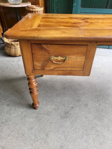 BUREAU LOUIS PHILIPPE EN MERISIER AVEC 2 TIROIRS DU XIX ème SIECLE