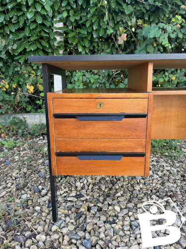 bureau moderniste  des années 50