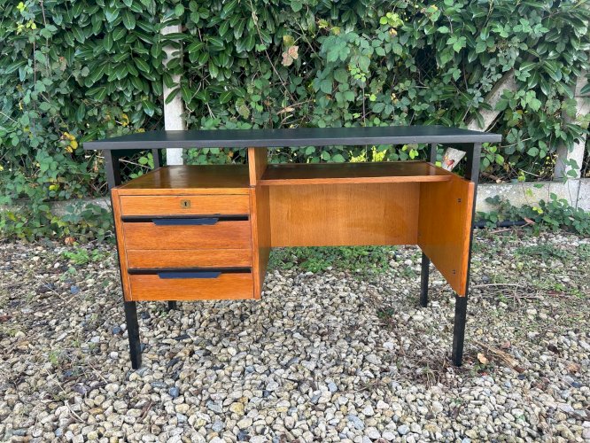 bureau moderniste  des années 50