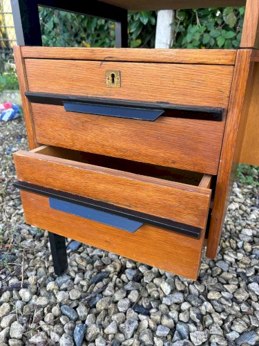 bureau moderniste  des années 50