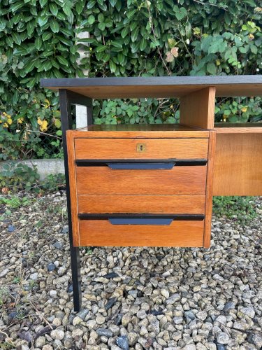 bureau moderniste  des années 50