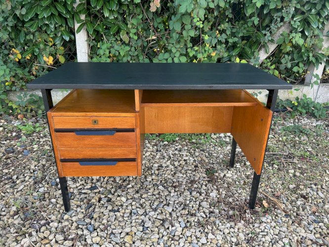 bureau moderniste  des années 50