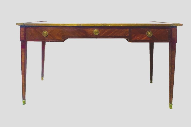 Bureau plat Louis XVI en placage d'acajou et bois de rose XVIII siècle