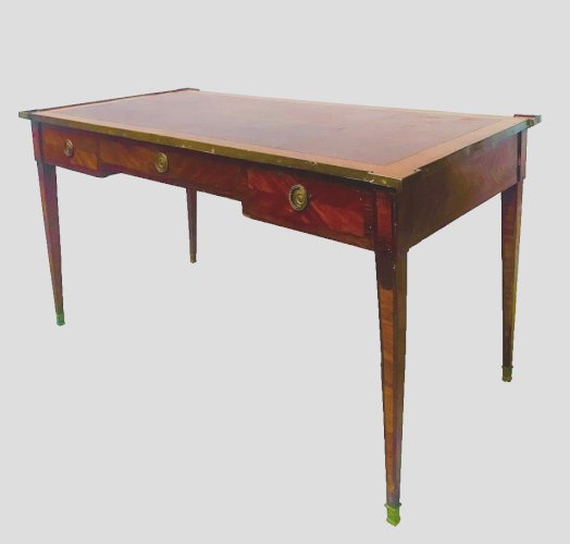 Bureau plat Louis XVI en placage d'acajou et bois de rose XVIII siècle