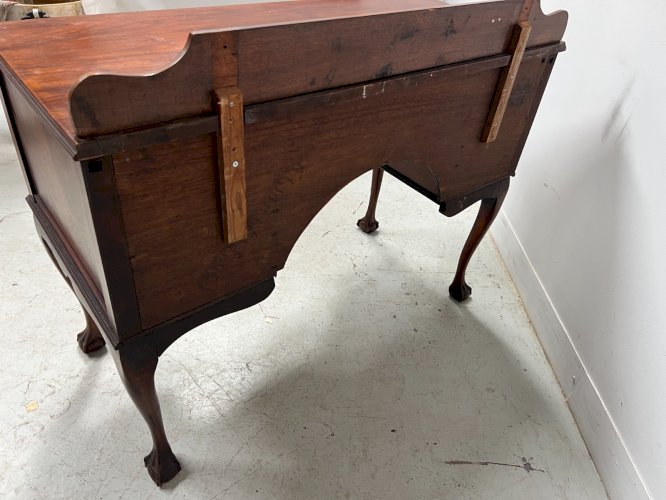 Bureau plat Regency en acajou et placage XIX siècle