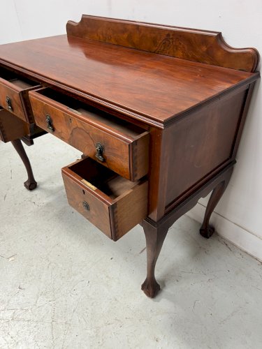 Bureau plat Regency en acajou et placage XIX siècle