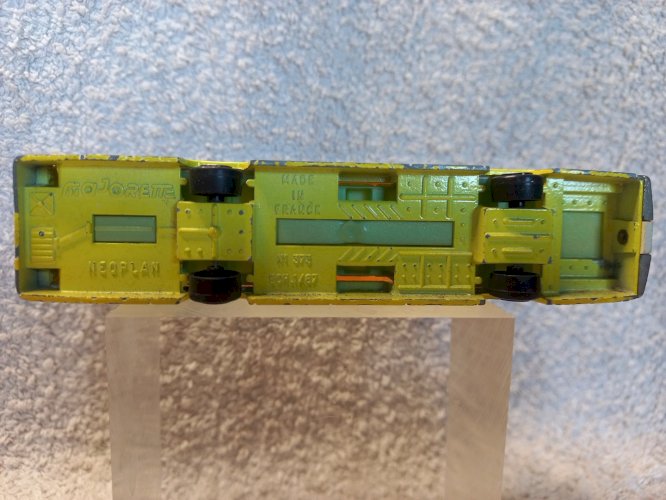 Bus Majorette Neoplan N°373 Ech.1/87 Made France.......2085