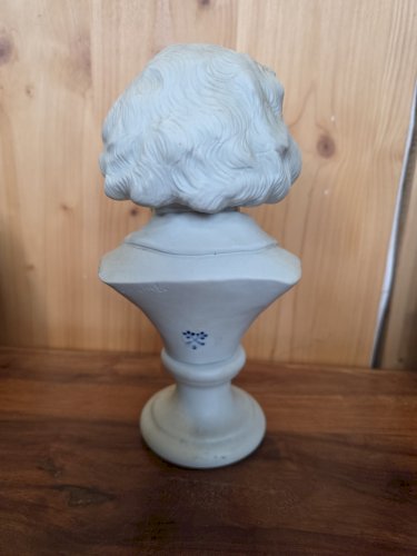 Buste ancien en biscuit – signé Ganel – marque bleue – fin XIXe / début XXe – 20