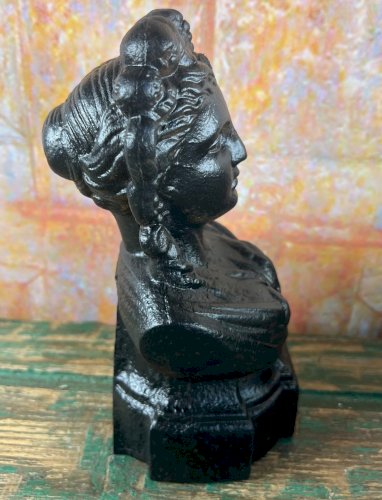 Buste ancien en fonte noire – Sculpture décorative “TERRE” – Style XIXe – 21 cm